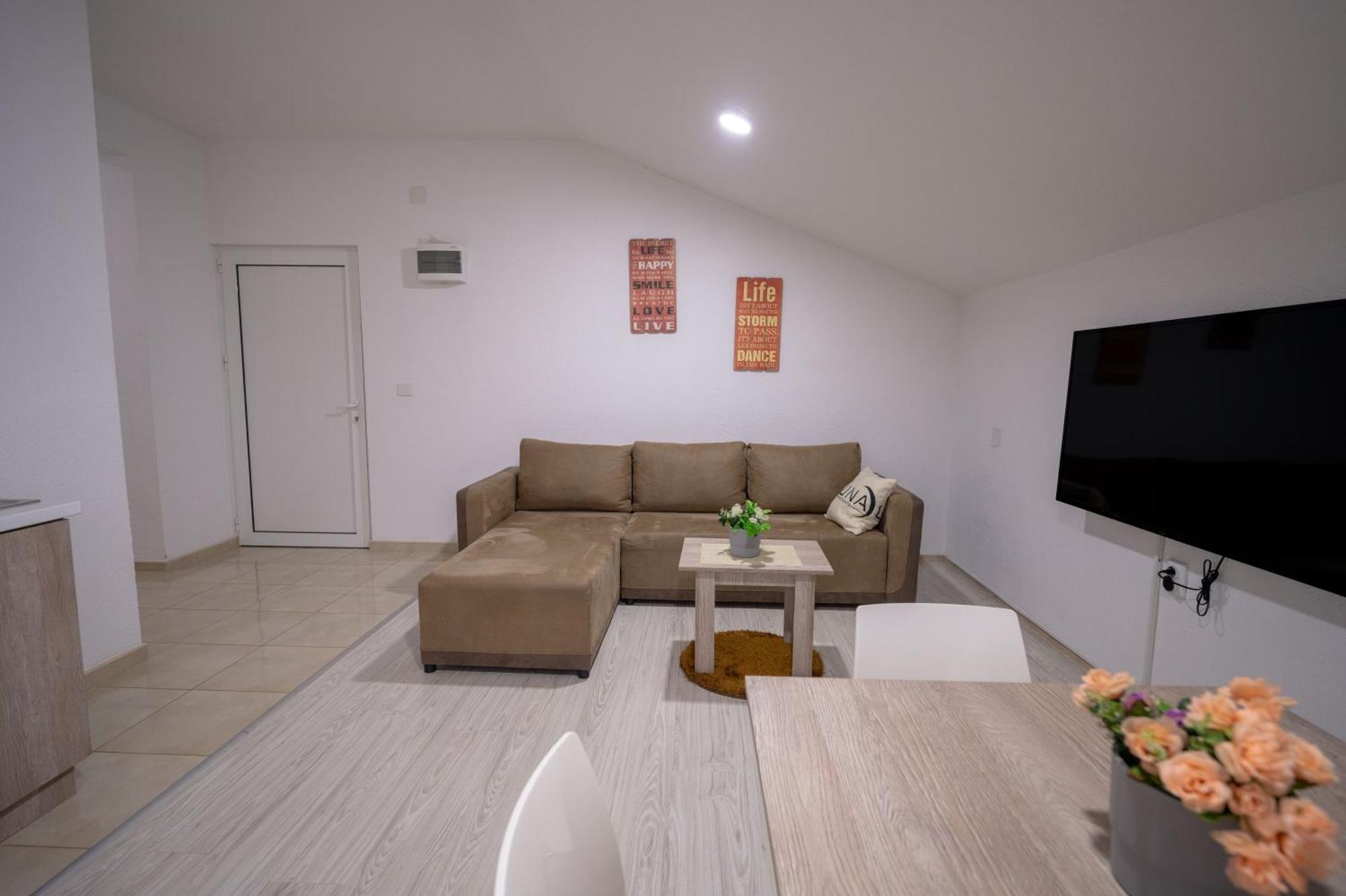 Luna Apartments Gevgelija Ngoại thất bức ảnh